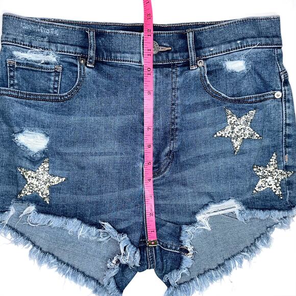 Express Shortie Extreme High Rise Embellished Star Denim Cutoff Shorts Size 8 - Picture 11 of 12